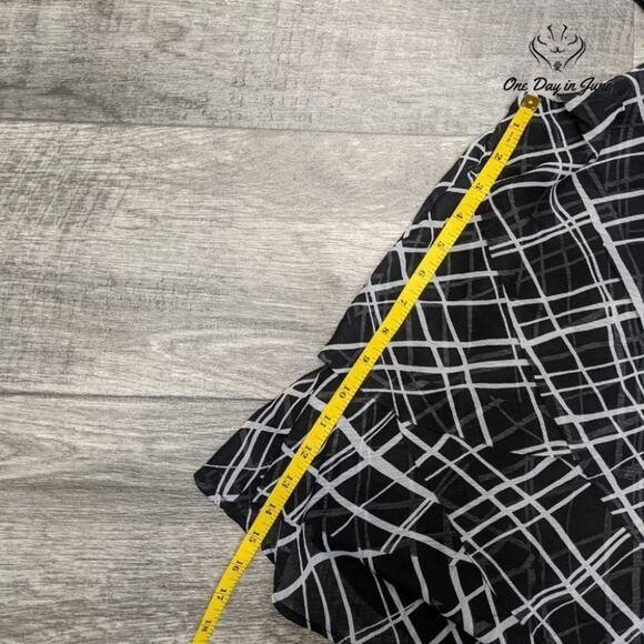 New York & Company Sheer Layered Tank Top Size M - Picture 4 of 5